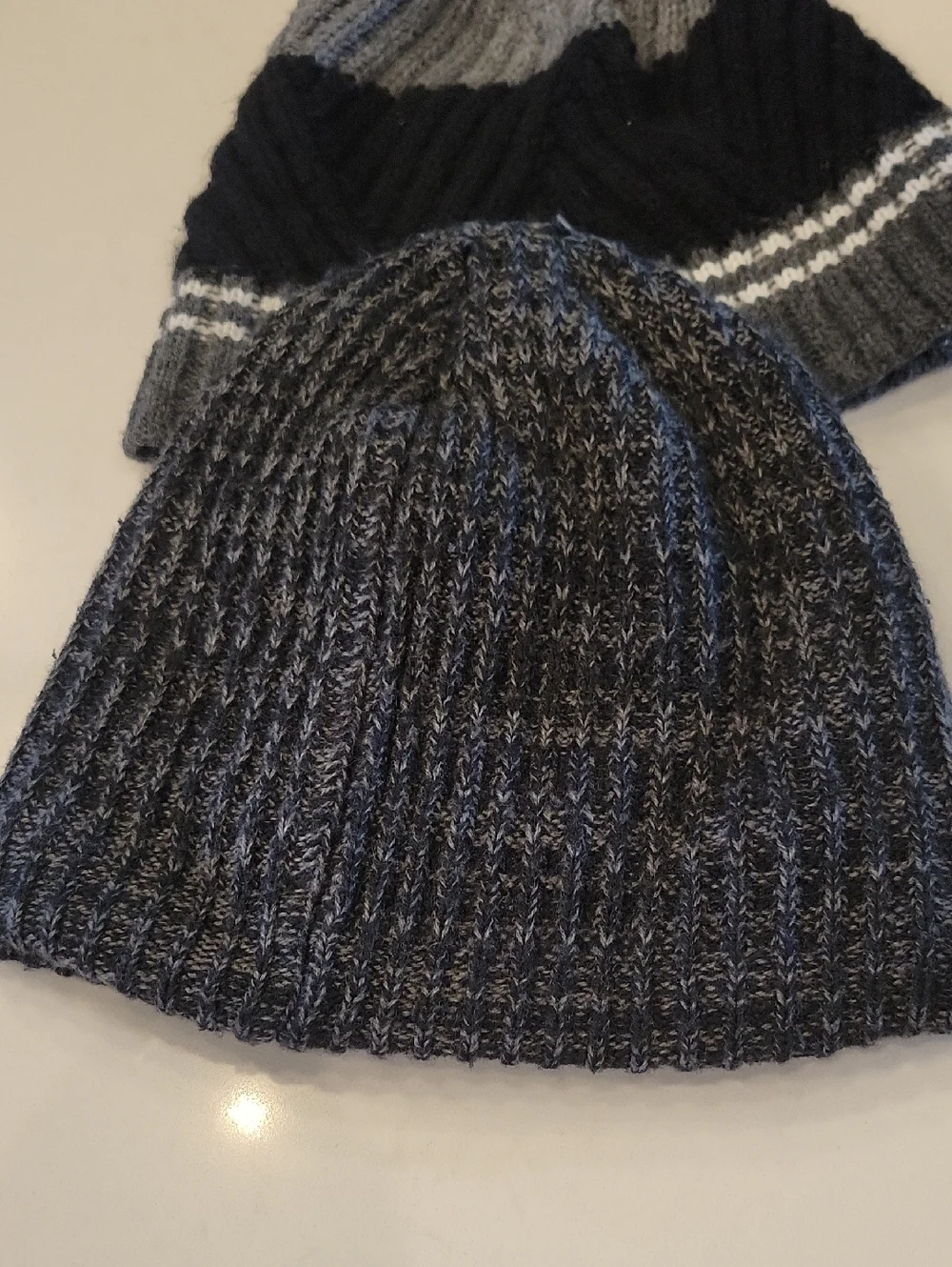 Like New Mens Hat Bundle